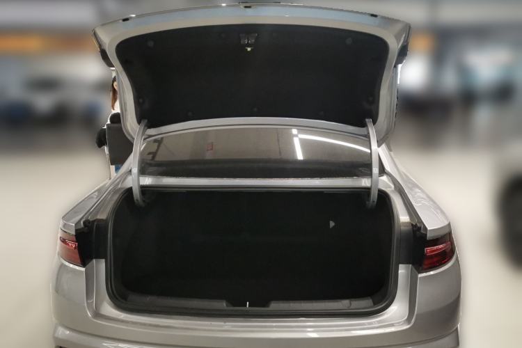 Used Geely Auto Preface 2023 2.0TD Prestige Version Trunk