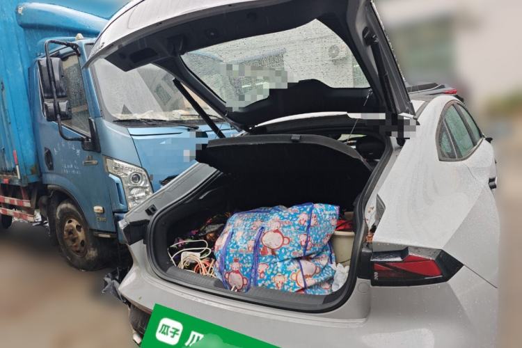 Used CHANGAN UNI-V 2022 1.5T Prestige Version Trunk