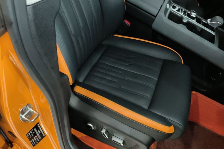 Used BAIC Off-Road BJ40 2024 2.0T All-New Urban Hunter Edition Chivalrous Style Right Front Seat