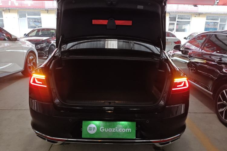 Used Volkswagen Magotan 2025 Revised Version Zhongxiang Edition 330TSI DSG Luxury Trim
