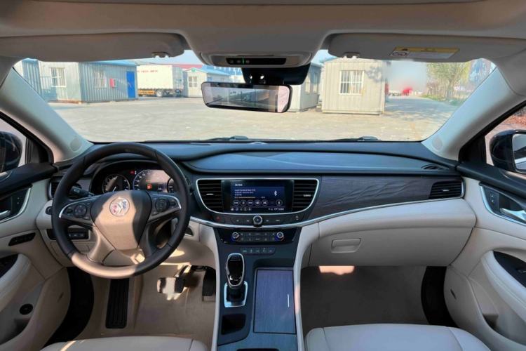 Used Buick LaCrosse 2022 Avenir Avia First Edition Interior 2