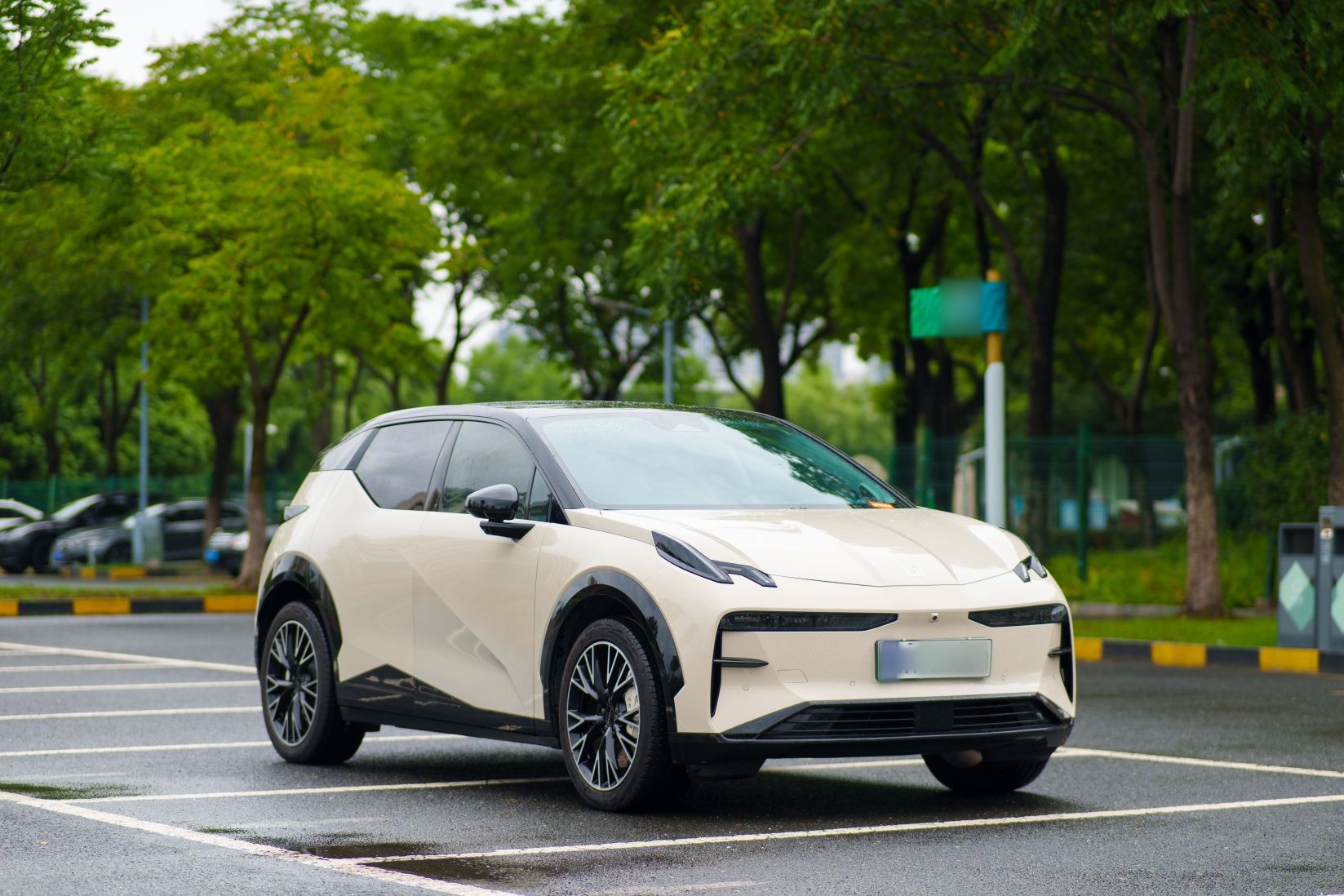 Zeekr X 2023 Rear-Drive YOU Edition 4 Seats — снимка 13