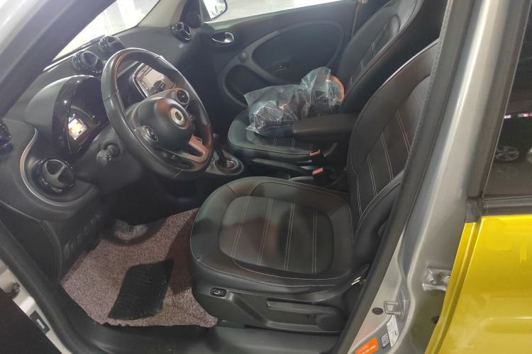 Used smart forfour 2016 0.9T 66 kW Pioneer Edition
