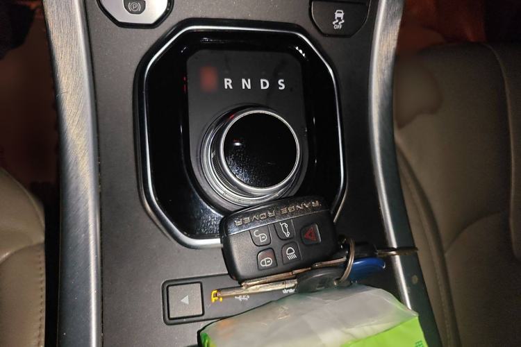 Used Land Rover Range Evoque 2015 2.0T Five-Door Zhiyao Edition Gear Lever