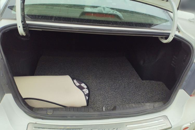 Used Chevrolet Cruze 2013 1.8L SE AT Trunk