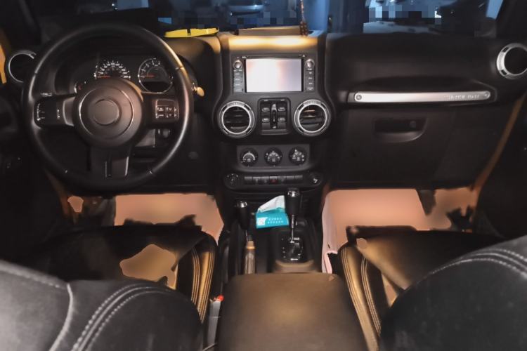 Used Jeep Wrangler 2014 3.0L Sahara Four-Door Edition