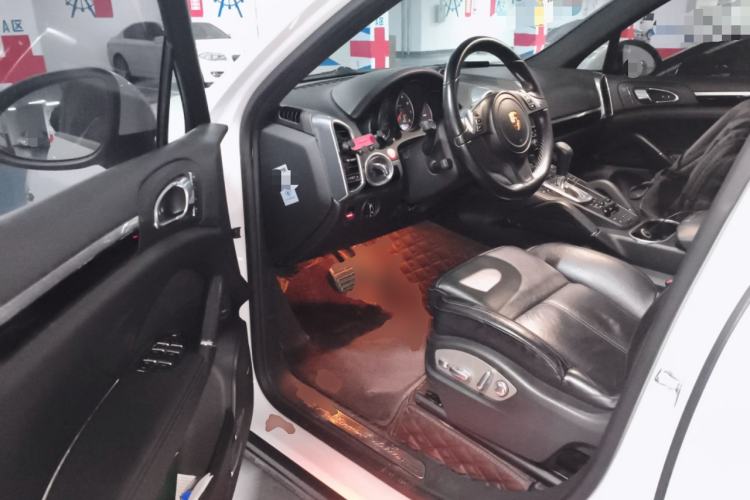 Used Porsche Cayenne 2014 Cayenne Platinum Edition 3.0T