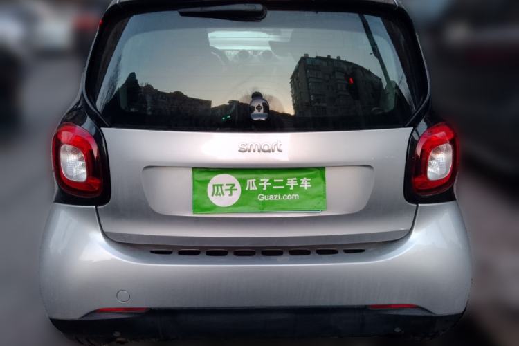 Used smart fortwo 2015 1.0L 52 kW hardtop Dynamic version
