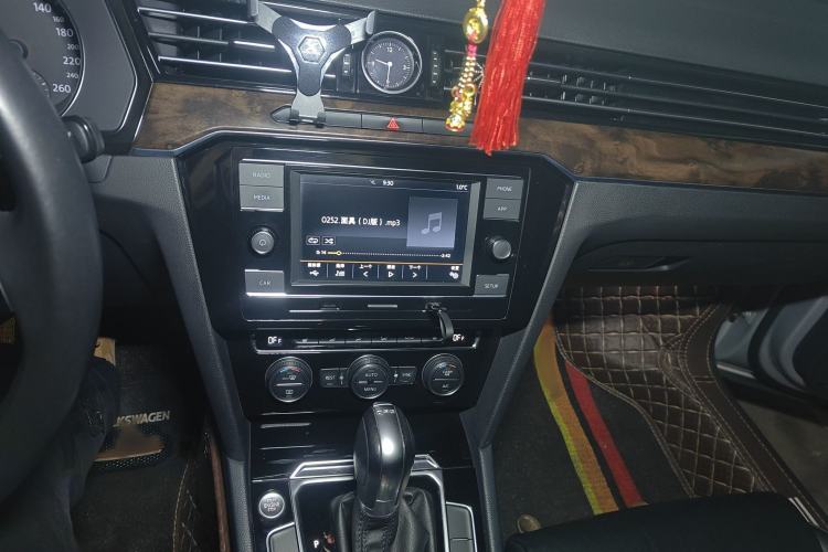 Used Volkswagen Magotan 2018 Facelift 330TSI DSG Luxury Model
