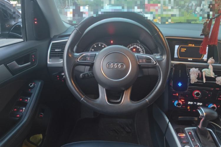 Used Audi Q5 2017 Plus 40 TFSI Technology Model
