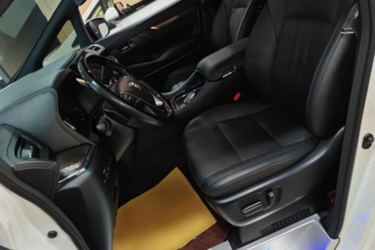 Used Toyota Alphard 2023 Dual-Motor 2.5L Premium Golden Edition