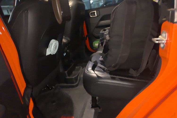 Used Jeep Wrangler 2019 2.0T Sahara 4-Door Version China V Standard
