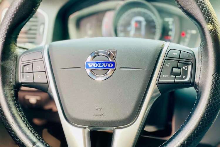 Used Volvo V60 2015 T5 Zhiyi Edition