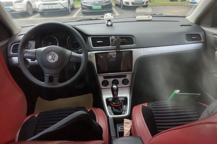 Used Volkswagen Lavida 2014 1.4 TSI DSG BlueMotion Technology Version Center Console