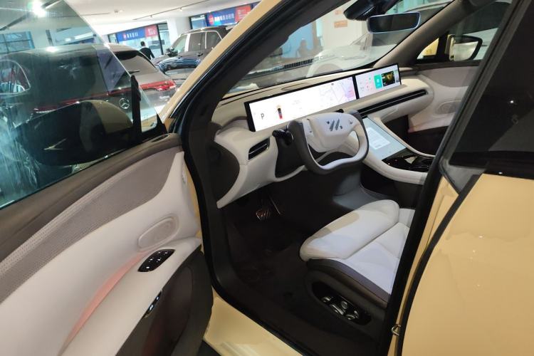 Used IM LS7 2023 90 kWh Elite Rear-Drive Version
