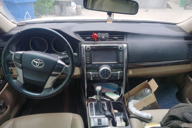 Used Toyota Reiz 2012 2.5V Fengdu Elite Stylish Edition Center Console