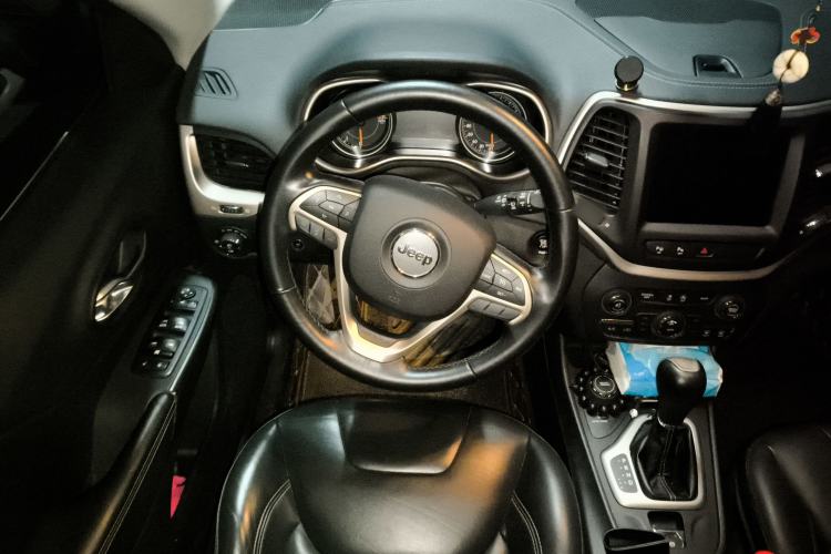 Used Jeep Cherokee 2016 2.4L Superior Edition