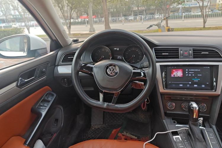 Used Volkswagen Lamando 2015 230TSI DSG Fashion Edition