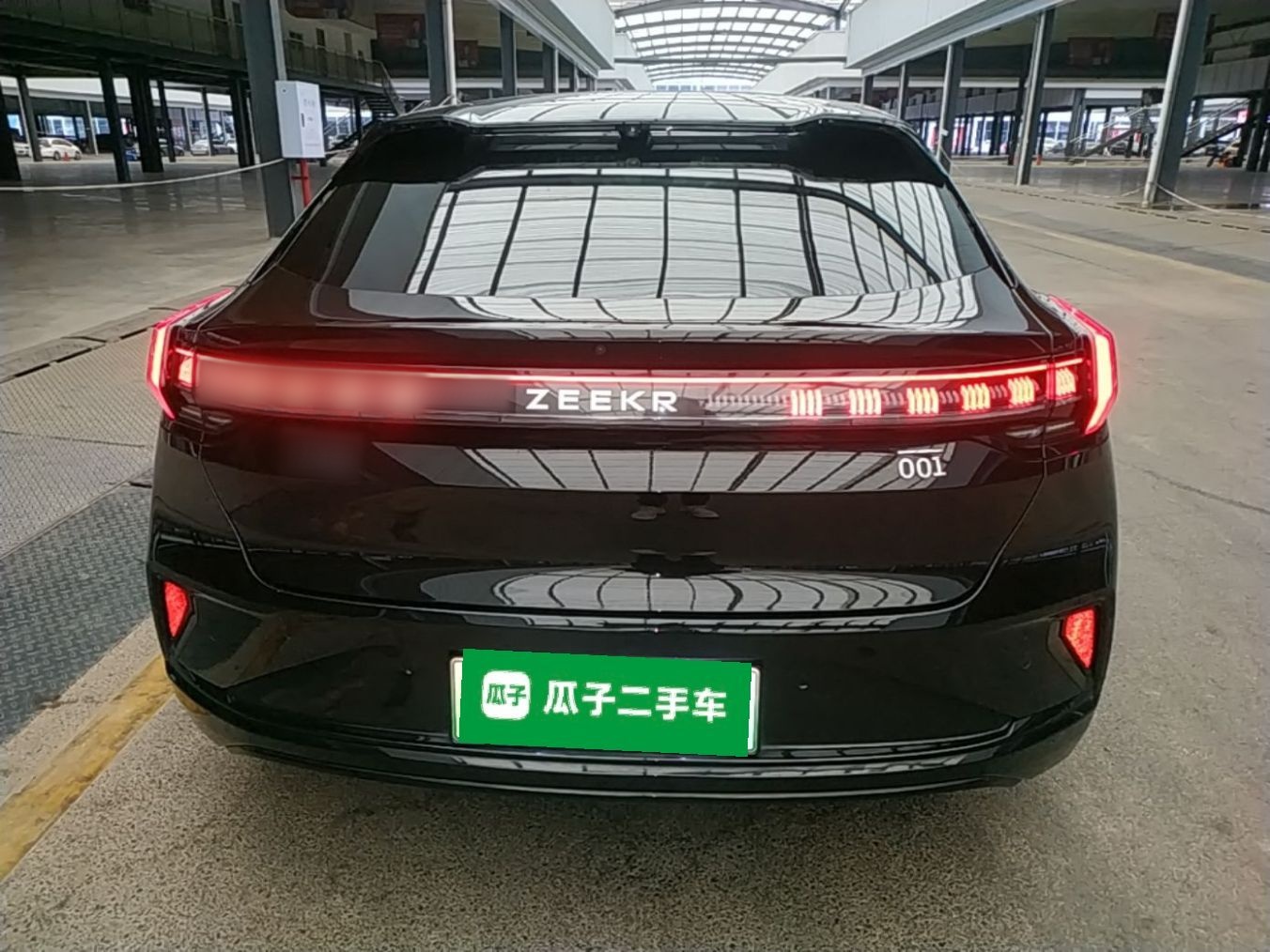 Zeekr 001 2024 YOU Edition 100 kWh All-Wheel Drive — снимка 5