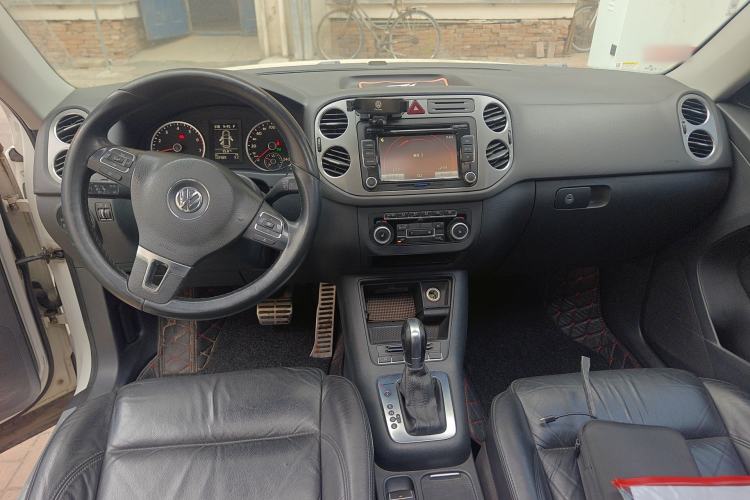 Used Volkswagen Tiguan 2012 1.8TSI Automatic All-Wheel Drive Elite Edition Center Console