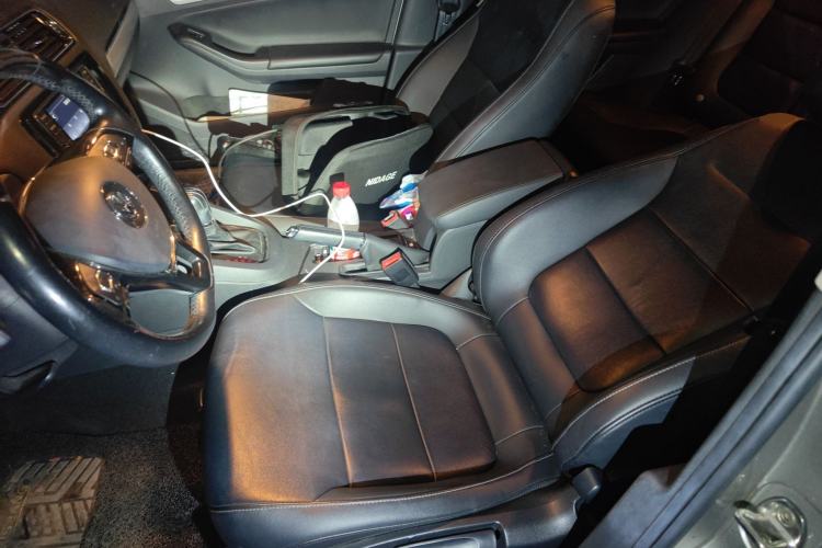 Used Volkswagen Sagitar 2017 230TSI Automatic Comfort Version Left Front Seat