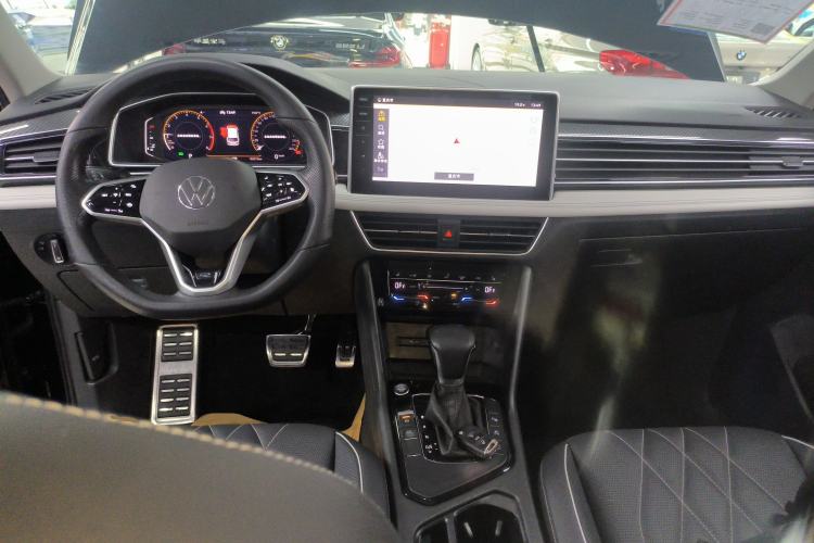 Used Volkswagen Tiguan L 2022 330TSI Automatic Two-Wheel Drive R-Line Enhanced Edition