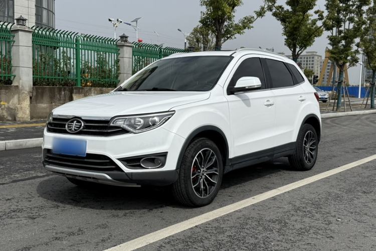 Used FAW Senya R7 2017 1.6L Manual Luxury Model Exterior 1