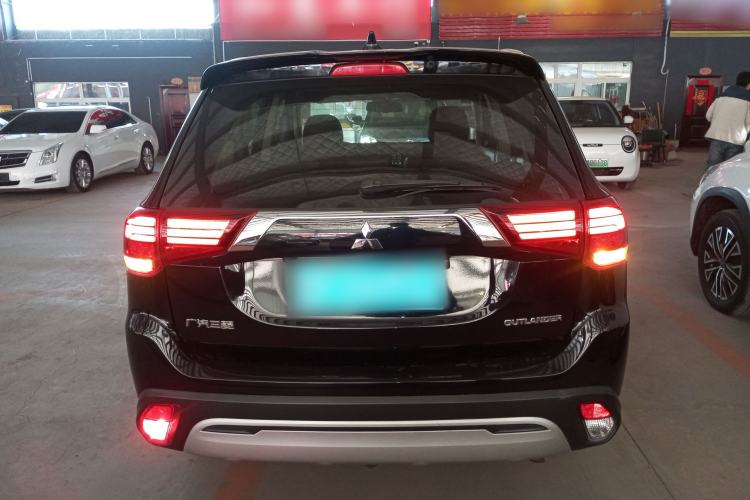 Used Mitsubishi Outlander 2019 2.0L Two-Wheel Drive Comfort Edition 7-Seater China VI Standard