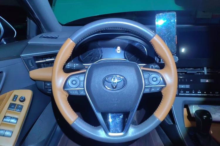 Used Toyota Avalon 2019 Dual-Engine 2.5L XLE Prestige Version China VI Standard
