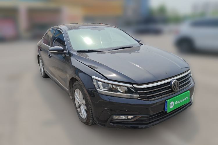 Used Volkswagen Passat 2016 330TSI DSG Luxury Edition Front Right 45 Deg
