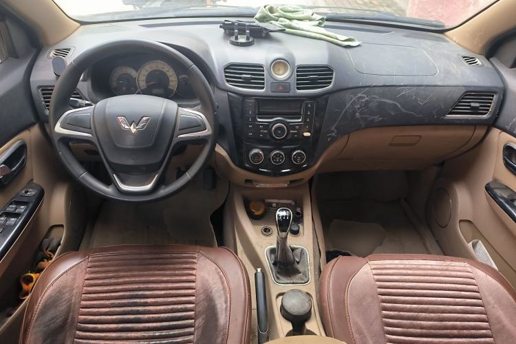 Used Wuling Hongguang 2014 1.5L S Standard Version