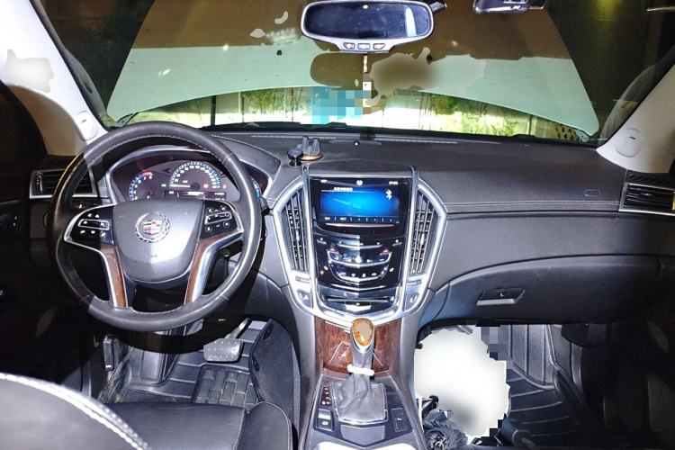 Used Cadillac SRX 2014 3.0L Elite Model Center Console