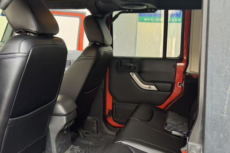 Used Jeep Wrangler 2015 2.8TD Sahara Four-Door Edition
