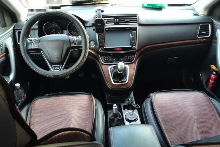 Used Haval H6 2015 Revised Version Sport Edition 1.5T Manual Transmission Two-Wheel Drive Elite Grade
