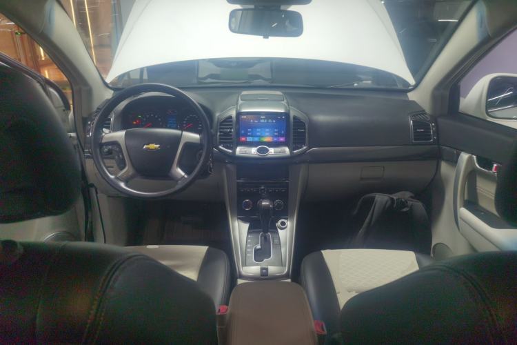 Used Chevrolet Captiva 2015 2.4L Two-Wheel Drive Urban Version 5 Seats Center Console