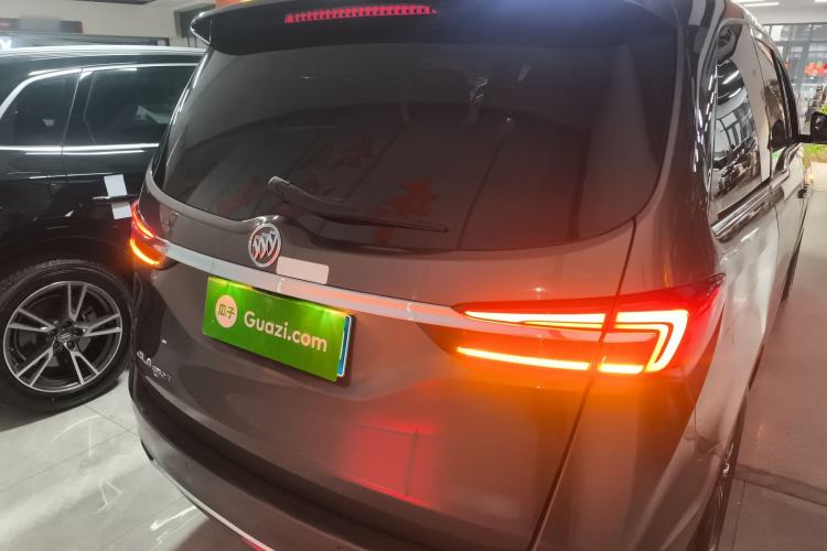 Used Buick GL8 2023 Land Executive Class 652T Luxury Model
