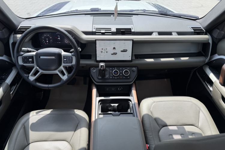 Used Land Rover Defender 2022 110 P400 Dark Edition
