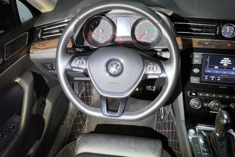 Used Volkswagen Magotan 2018 Facelift 330TSI DSG Luxury Model