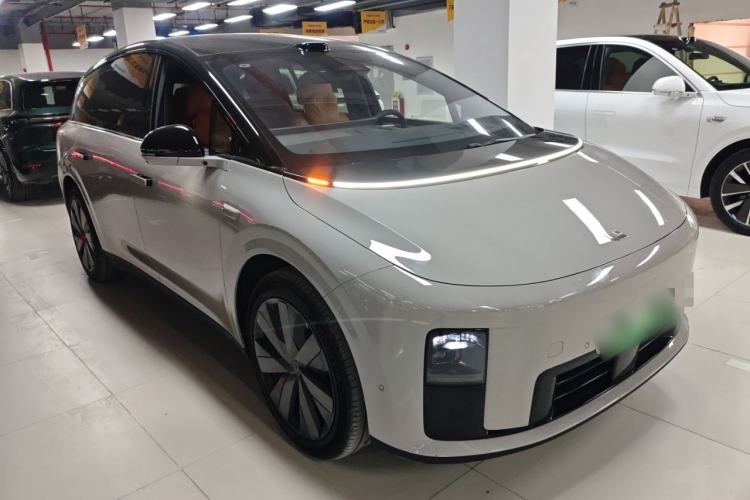 Used Li Auto i8 2025 Model Standard Version Front Right 45 Deg