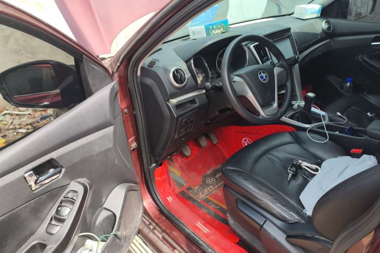 Used Venucia T70 2015 1.6L Manual Ruixing Edition Driver Seat