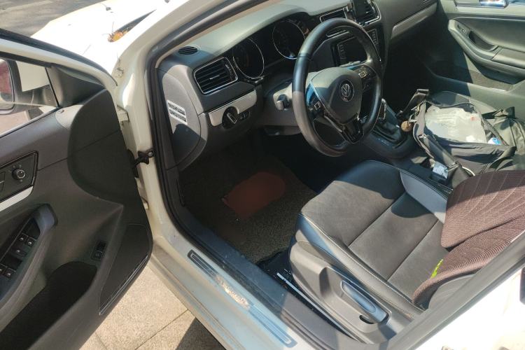 Used Volkswagen Sagitar 2017 230TSI Automatic Comfort Version