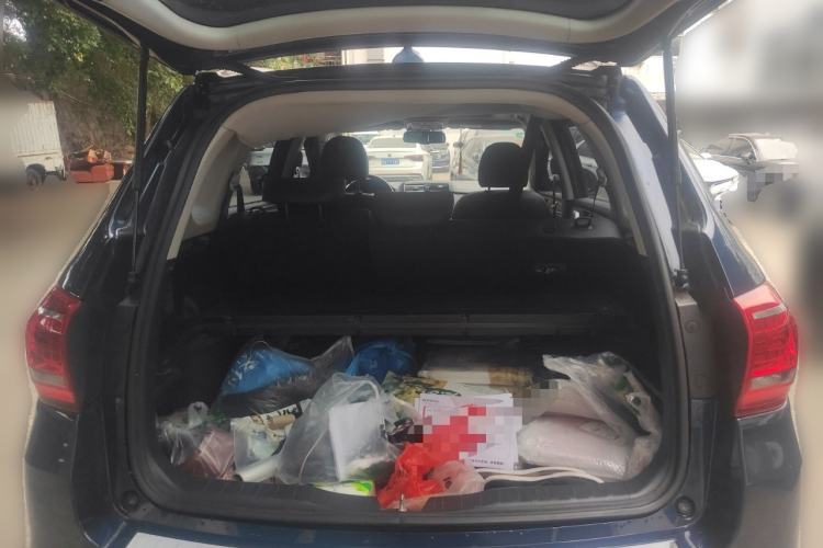 Used Haval H6 2015 Sport Edition 1.5T Automatic Two-Wheel Drive Luxury Model Trunk