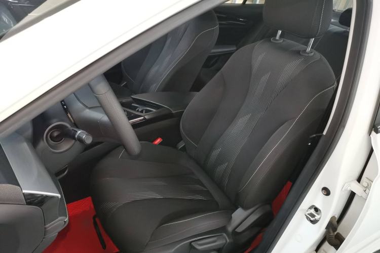 Used Roewe i5 2021 1.5L CVT Platinum Edition