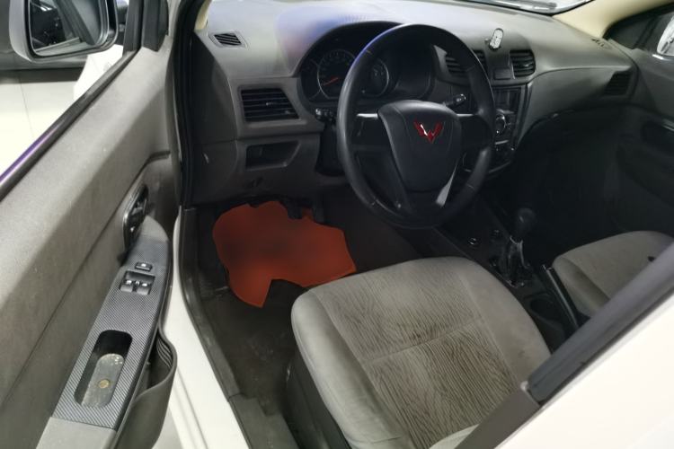 Used Wuling Hongguang 2020 1.2L S Base Model China VI LSI Driver Seat