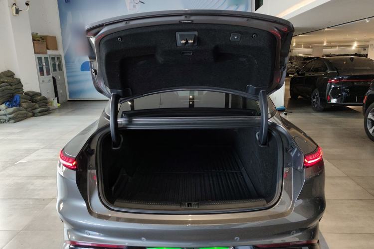 Used IM L7 2022 Dynamic Model Trunk