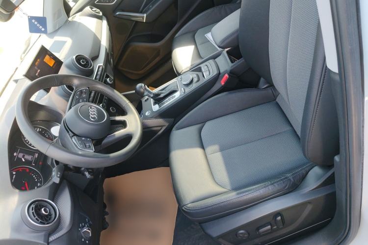 Used Audi Q2L 2021 35 TFSI Fashionable and Elegant Model
