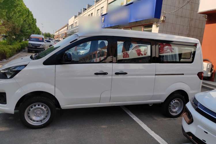 Used Jinbei Gold Hiace M Classic 2024 1.5L Engineering Lion Passenger Vehicle 6 Seats
