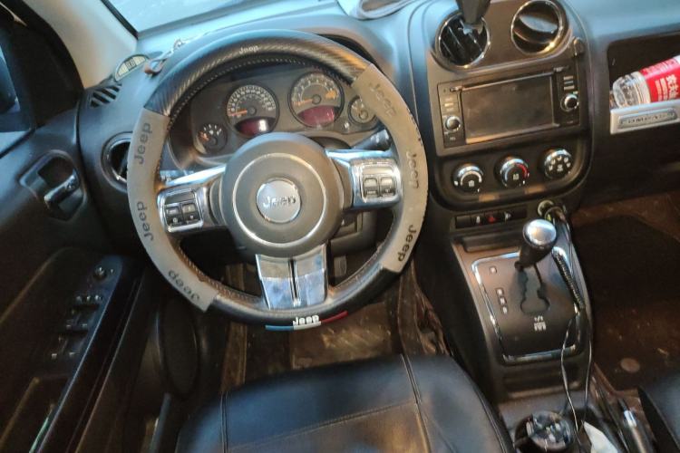 Used Jeep Compass 2014 2.0L two-wheel drive sport version