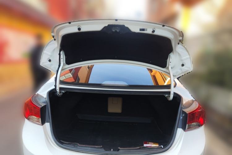 Used Hyundai Elantra (5th Generation / Langdong) 2012 1.6L Manual Leading Model