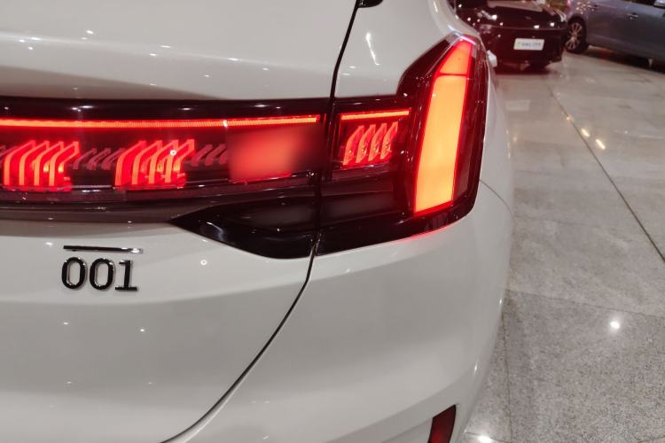 Used Zeekr 001 2022 Ultra-Long Range Single-Motor WE Version Right Rear Taillight